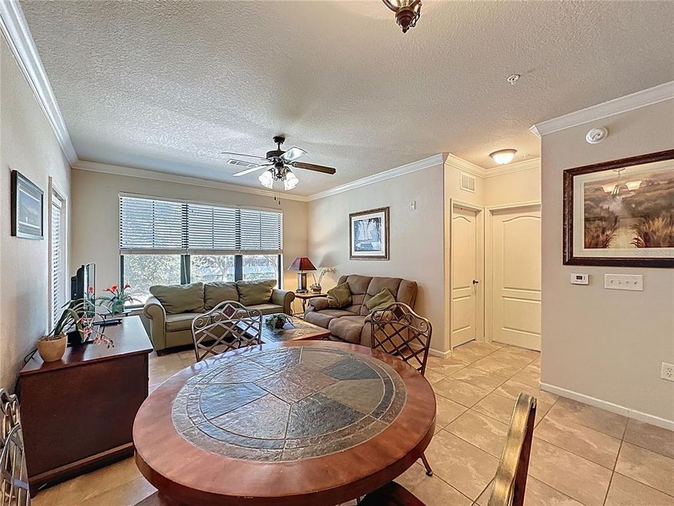 For Sale: $179,000 (3 beds, 3 baths, 1217 Square Feet)