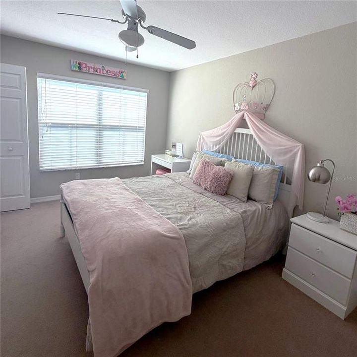 Activo con contrato: $203,000 (3 camas, 2 baños, 1296 Pies cuadrados)