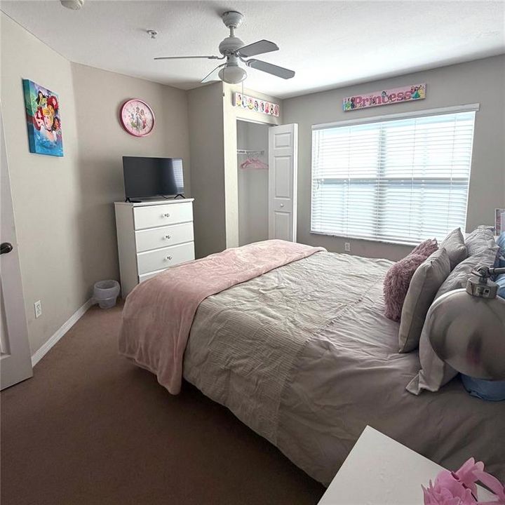 Activo con contrato: $203,000 (3 camas, 2 baños, 1296 Pies cuadrados)