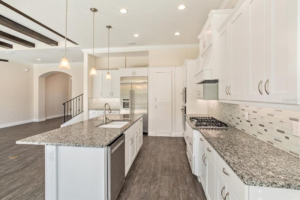 На продажу: $1,350,000 (4 спален, 4 ванн, 3627 Квадратных фут)