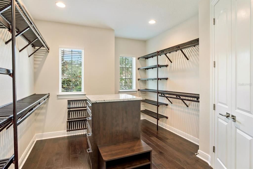 На продажу: $1,350,000 (4 спален, 4 ванн, 3627 Квадратных фут)