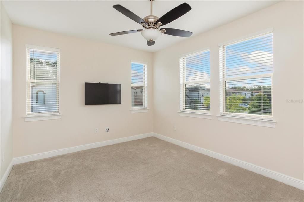 На продажу: $1,350,000 (4 спален, 4 ванн, 3627 Квадратных фут)