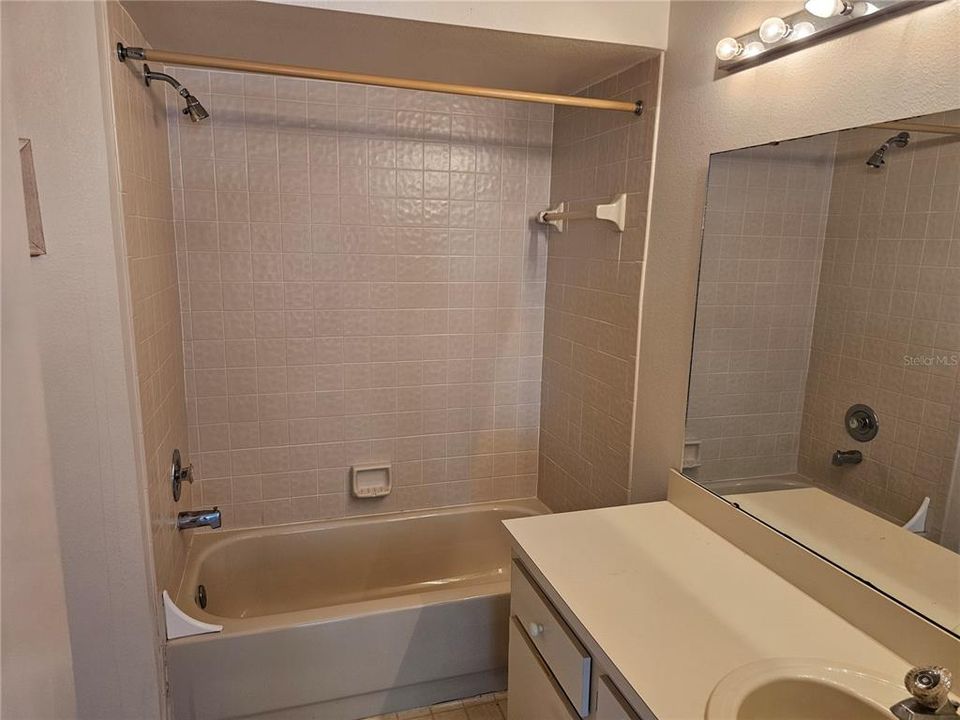 For Sale: $130,000 (2 beds, 2 baths, 820 Square Feet)