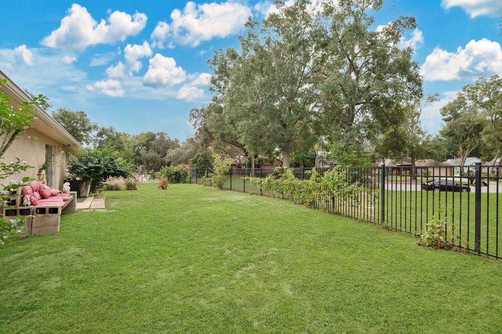 Active With Contract: $350,000 (3 beds, 2 baths, 1499 Square Feet)