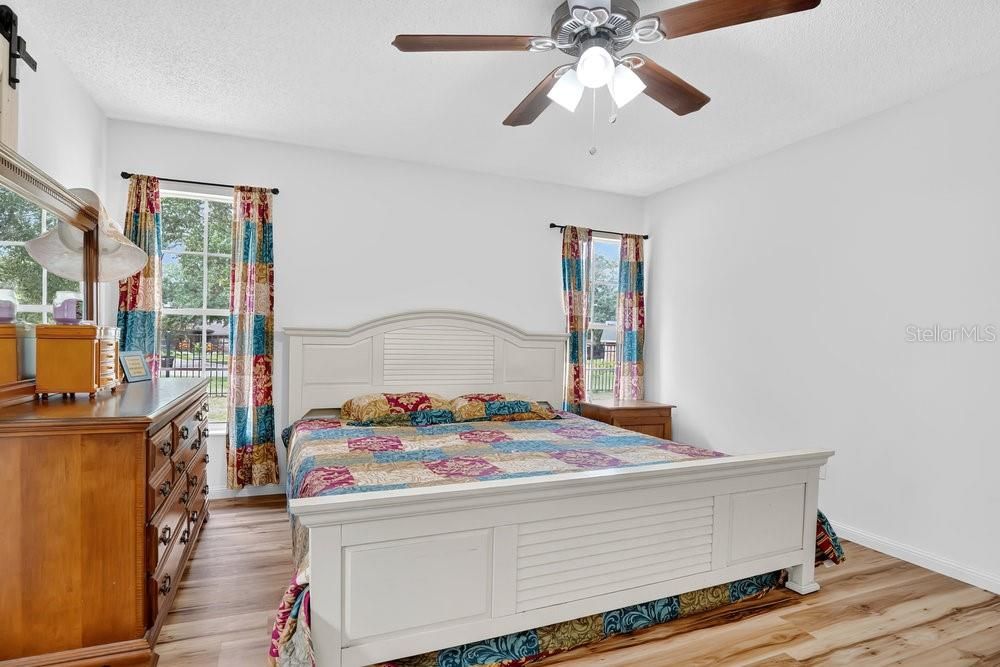 Active With Contract: $350,000 (3 beds, 2 baths, 1499 Square Feet)