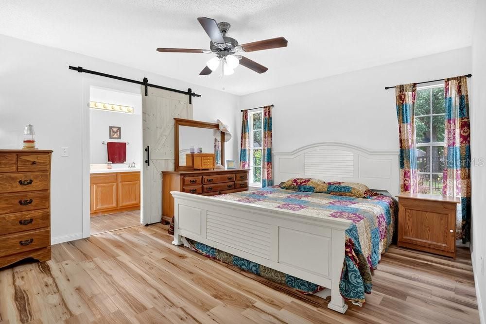 Active With Contract: $350,000 (3 beds, 2 baths, 1499 Square Feet)