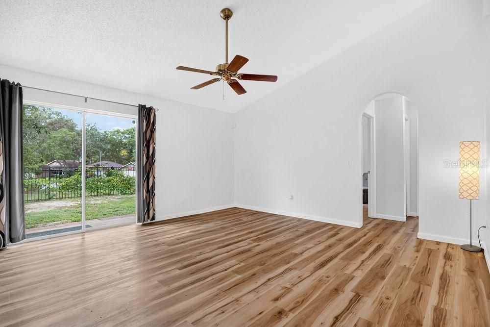 Active With Contract: $350,000 (3 beds, 2 baths, 1499 Square Feet)