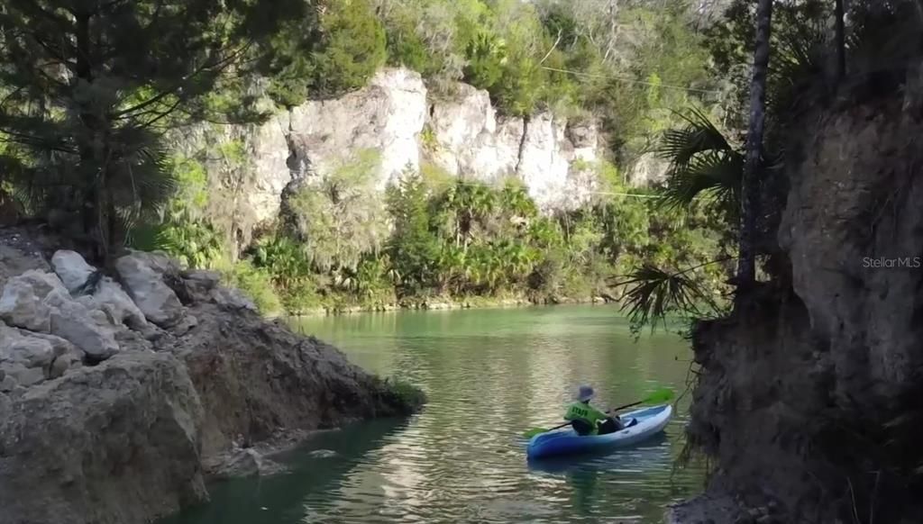 合同活跃: $285,000 (3 贝兹, 2 浴室, 1542 平方英尺)