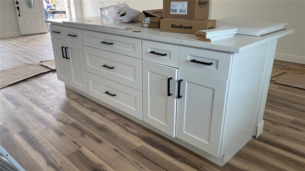 合同活跃: $285,000 (3 贝兹, 2 浴室, 1542 平方英尺)