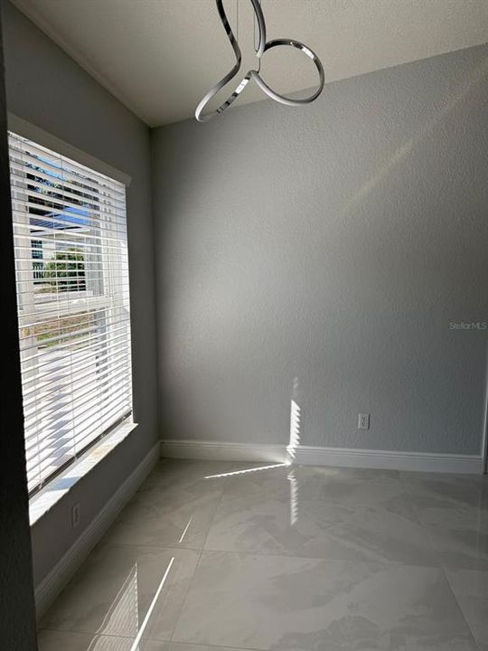 En Venta: $270,000 (3 camas, 2 baños, 1269 Pies cuadrados)