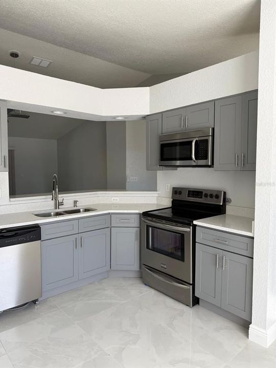 En Venta: $270,000 (3 camas, 2 baños, 1269 Pies cuadrados)