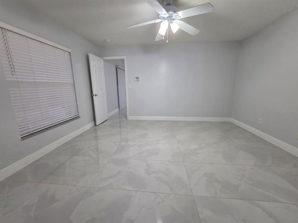 En Venta: $270,000 (3 camas, 2 baños, 1269 Pies cuadrados)