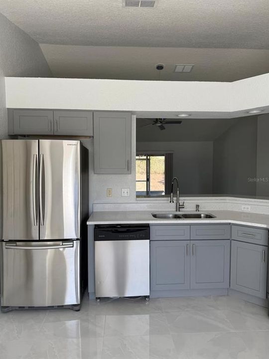 En Venta: $270,000 (3 camas, 2 baños, 1269 Pies cuadrados)