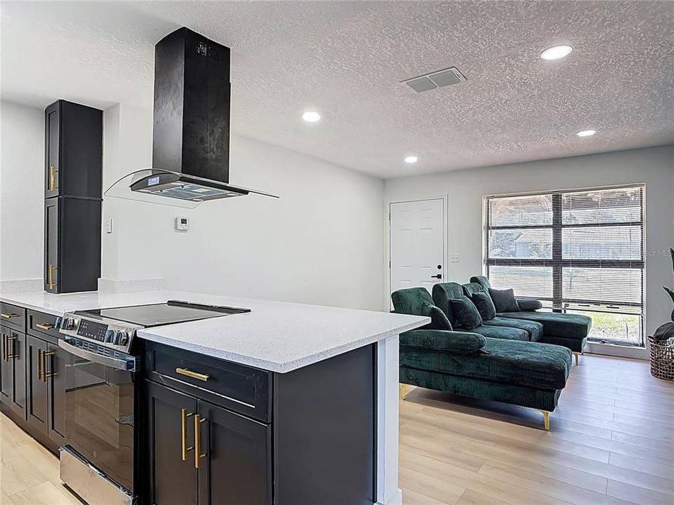 En Venta: $260,000 (3 camas, 2 baños, 1046 Pies cuadrados)