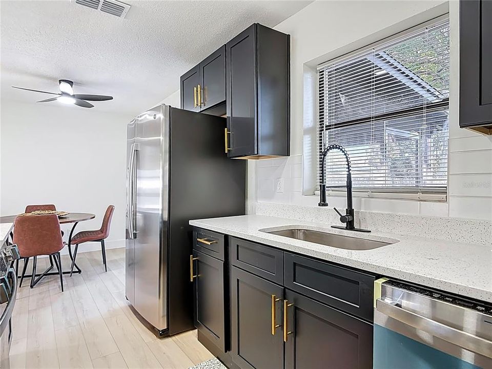 En Venta: $260,000 (3 camas, 2 baños, 1046 Pies cuadrados)