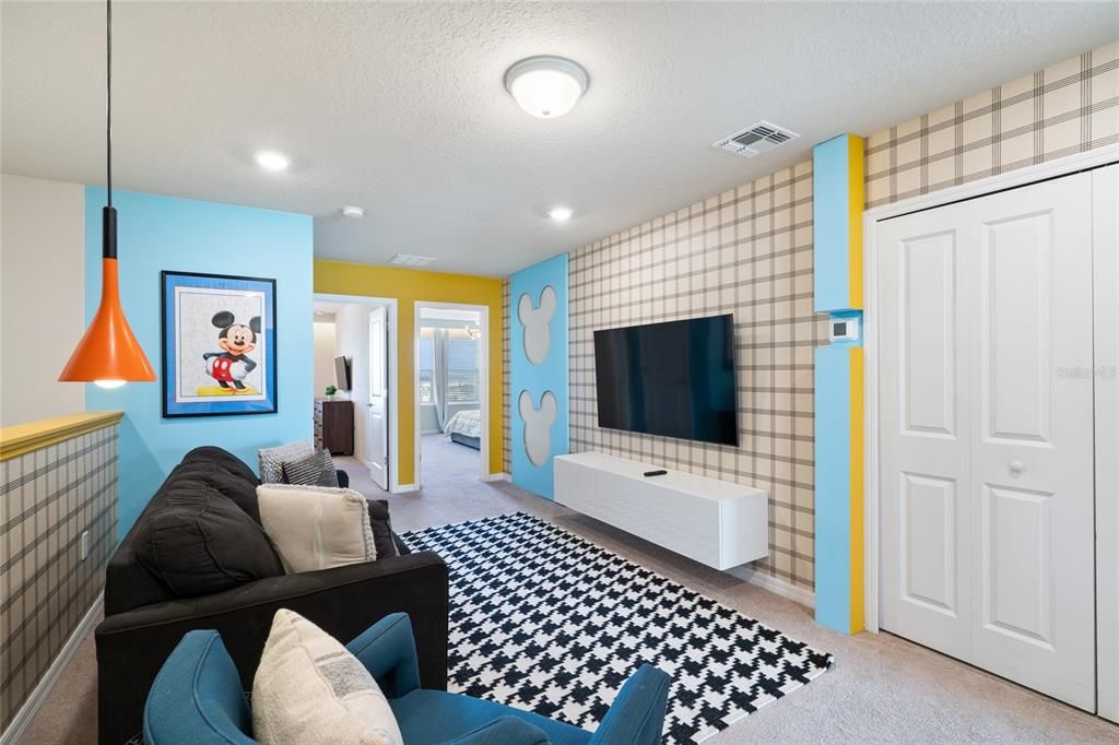 Active With Contract: $525,000 (5 beds, 4 baths, 2283 Square Feet)