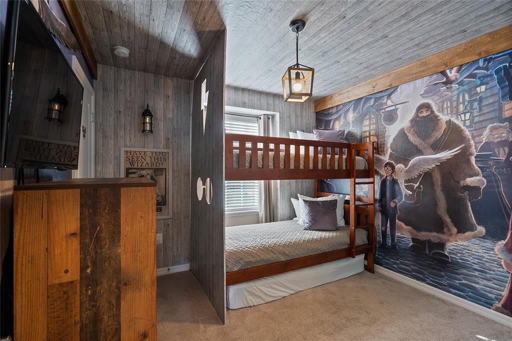 Active With Contract: $525,000 (5 beds, 4 baths, 2283 Square Feet)