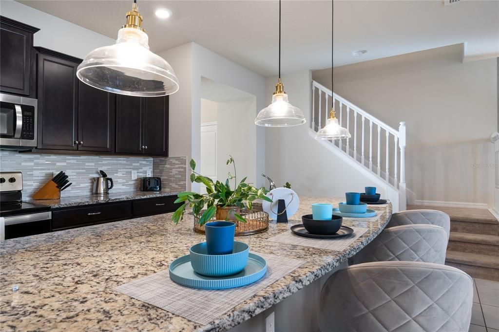 Active With Contract: $525,000 (5 beds, 4 baths, 2283 Square Feet)