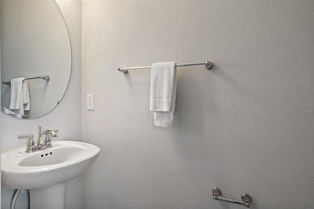 Active With Contract: $525,000 (5 beds, 4 baths, 2283 Square Feet)