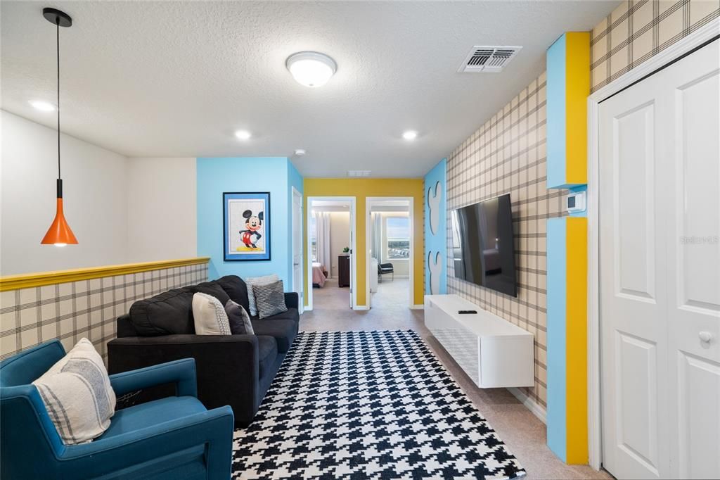 Active With Contract: $525,000 (5 beds, 4 baths, 2283 Square Feet)