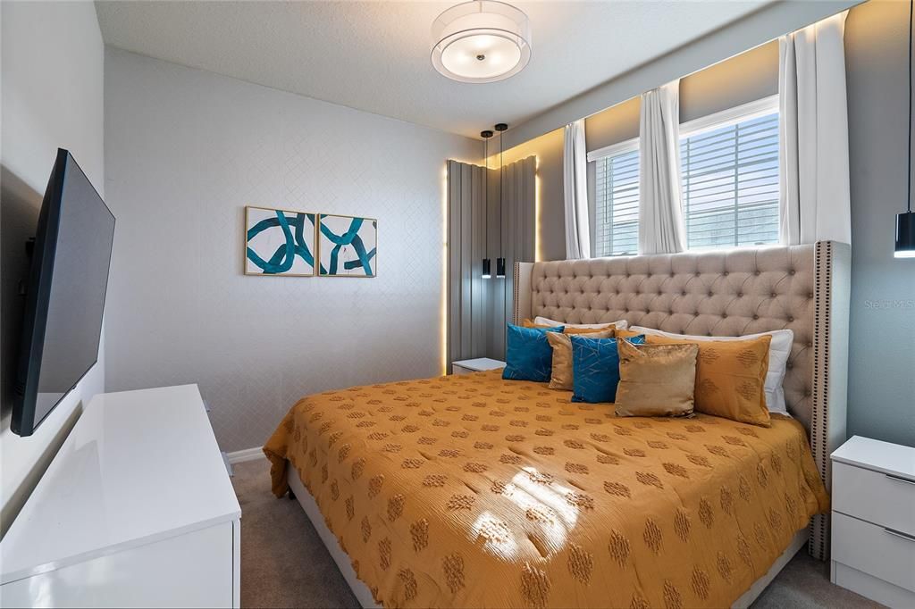 Active With Contract: $525,000 (5 beds, 4 baths, 2283 Square Feet)