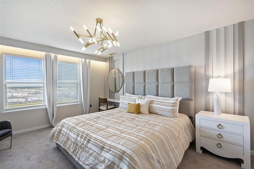 Active With Contract: $525,000 (5 beds, 4 baths, 2283 Square Feet)