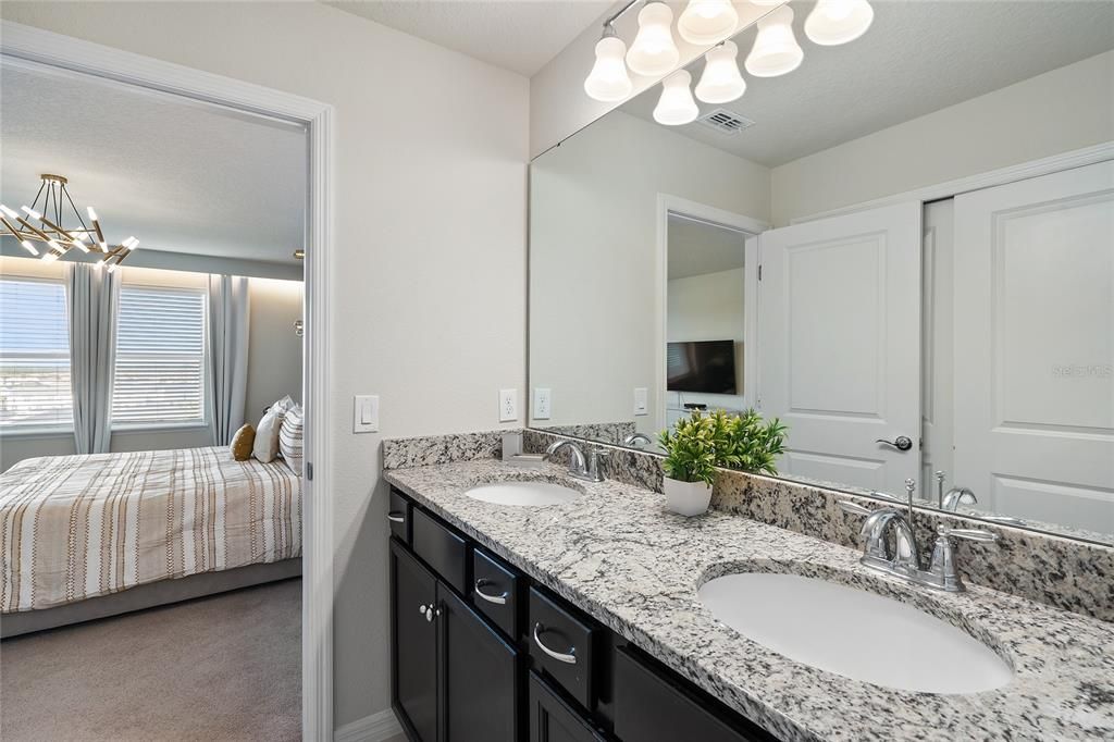 Active With Contract: $525,000 (5 beds, 4 baths, 2283 Square Feet)