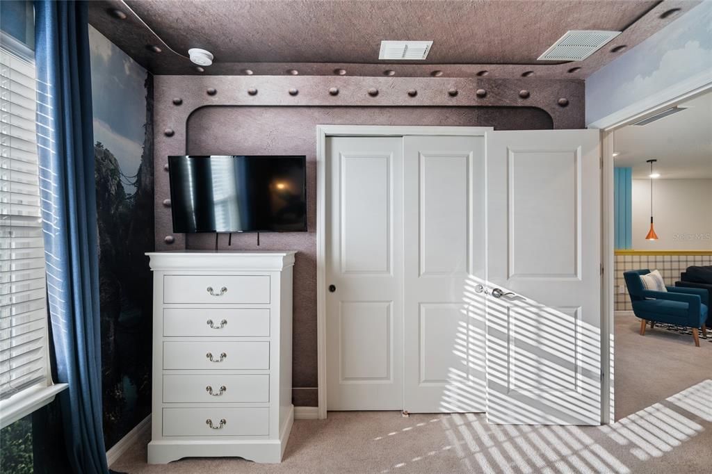 Active With Contract: $525,000 (5 beds, 4 baths, 2283 Square Feet)