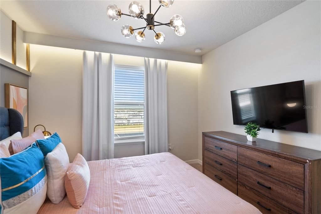 Active With Contract: $525,000 (5 beds, 4 baths, 2283 Square Feet)