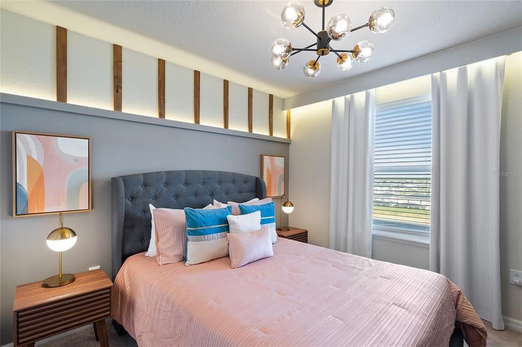 Active With Contract: $525,000 (5 beds, 4 baths, 2283 Square Feet)