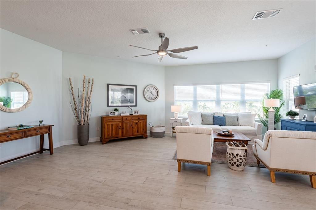 For Sale: $539,990 (3 beds, 2 baths, 1854 Square Feet)