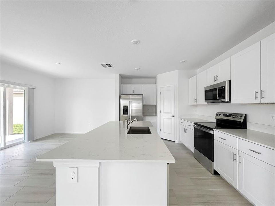 En Renta: $2,450 (4 camas, 2 baños, 1870 Pies cuadrados)