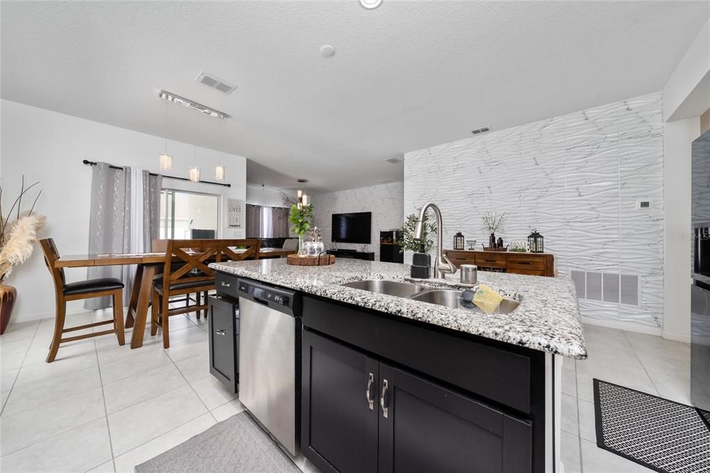 На продажу: $459,900 (4 спален, 2 ванн, 1959 Квадратных фут)