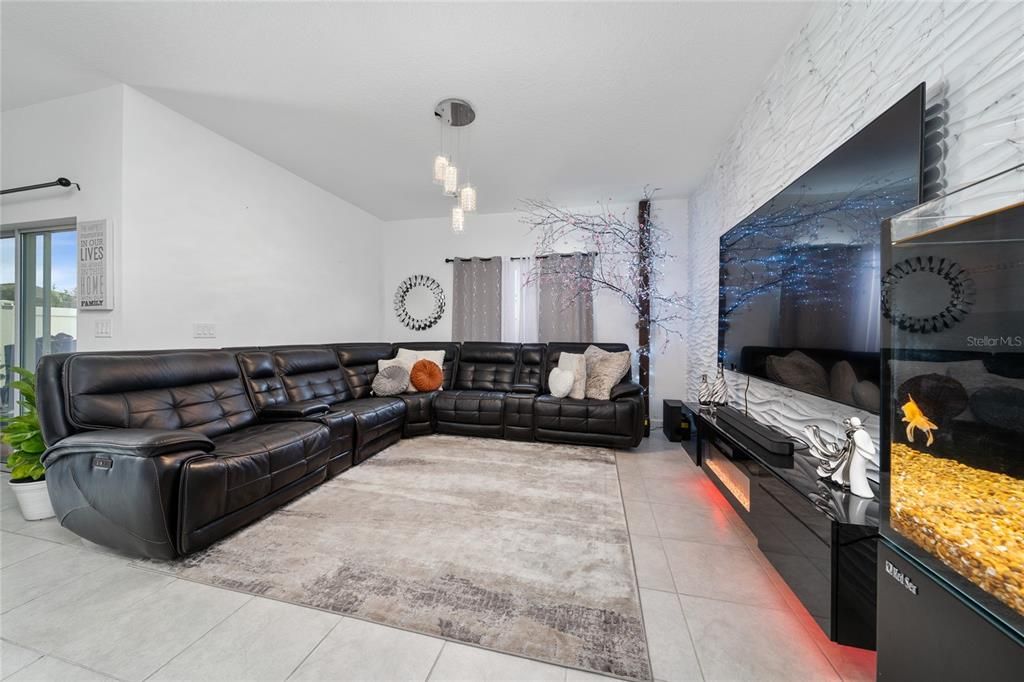 На продажу: $459,900 (4 спален, 2 ванн, 1959 Квадратных фут)