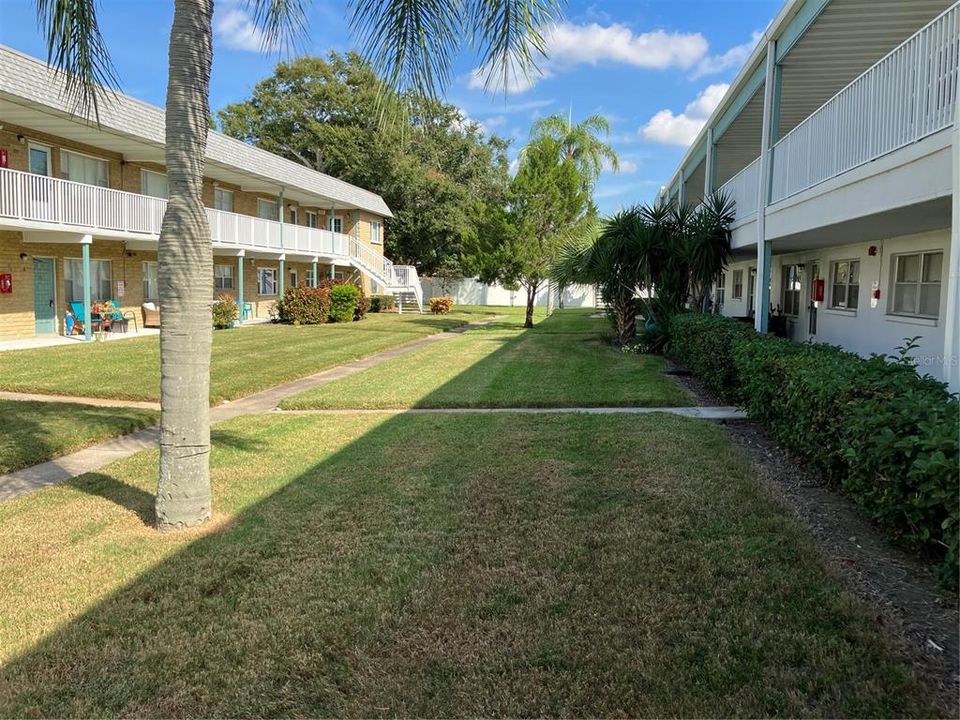 待售: $115,000 (2 贝兹, 1 浴室, 1040 平方英尺)