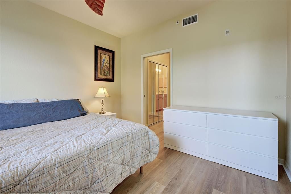 For Sale: $290,000 (3 beds, 2 baths, 1383 Square Feet)