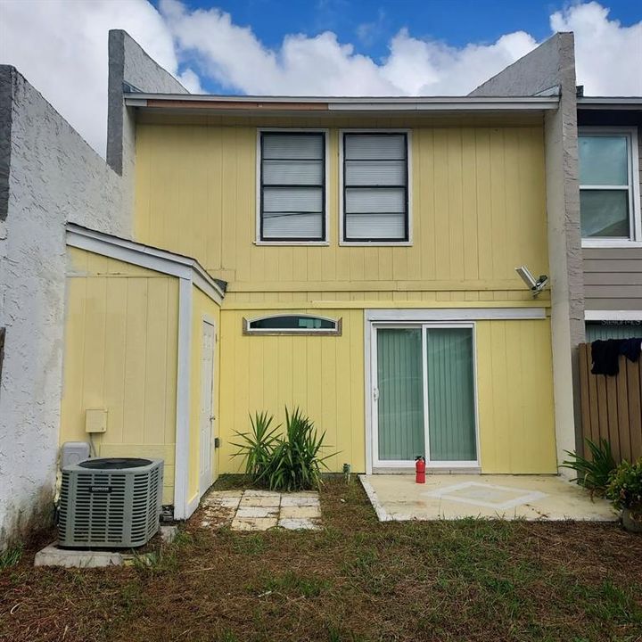 For Rent: $2,100 (3 beds, 2 baths, 1230 Square Feet)