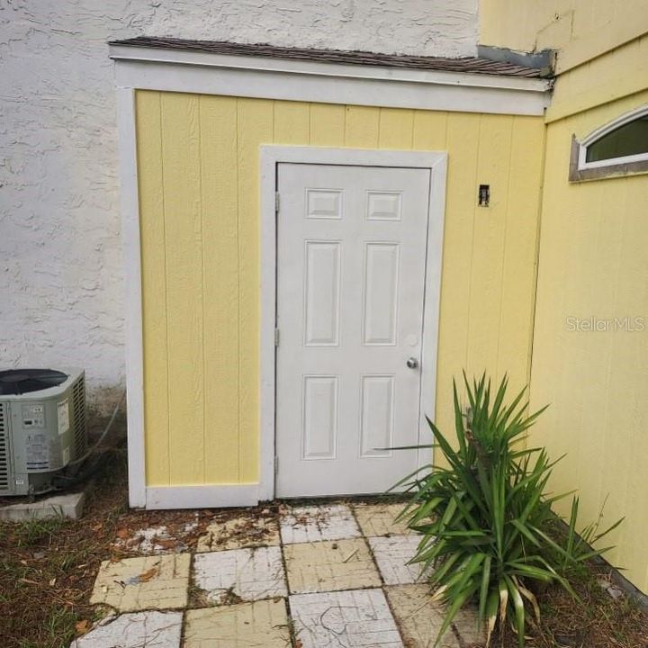 For Rent: $2,100 (3 beds, 2 baths, 1230 Square Feet)