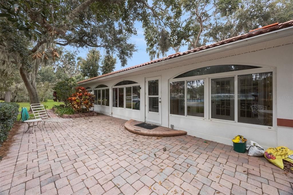 For Sale: $385,000 (3 beds, 2 baths, 2251 Square Feet)