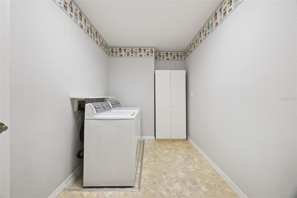 For Sale: $385,000 (3 beds, 2 baths, 2251 Square Feet)