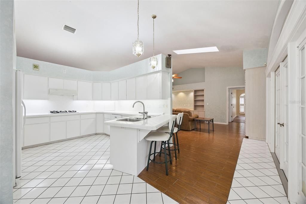 For Sale: $385,000 (3 beds, 2 baths, 2251 Square Feet)