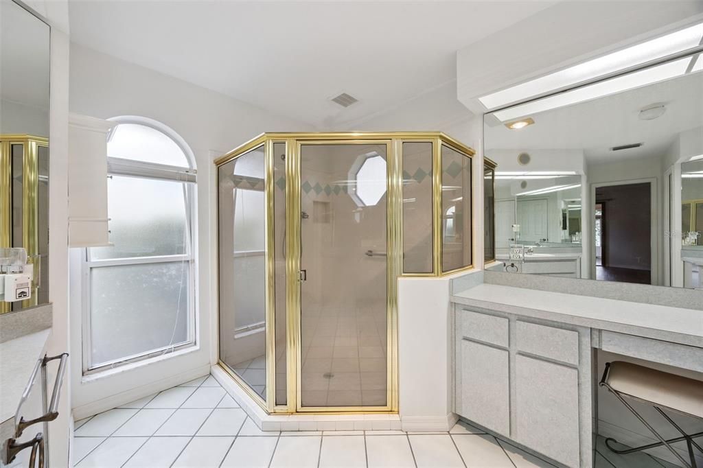 For Sale: $385,000 (3 beds, 2 baths, 2251 Square Feet)