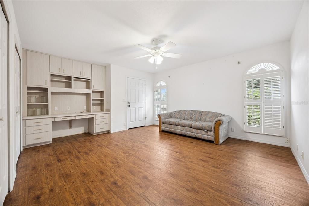 For Sale: $385,000 (3 beds, 2 baths, 2251 Square Feet)