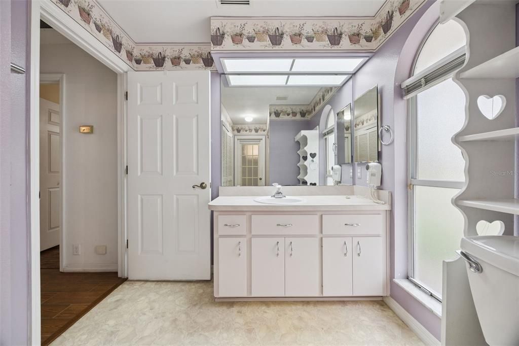 For Sale: $385,000 (3 beds, 2 baths, 2251 Square Feet)