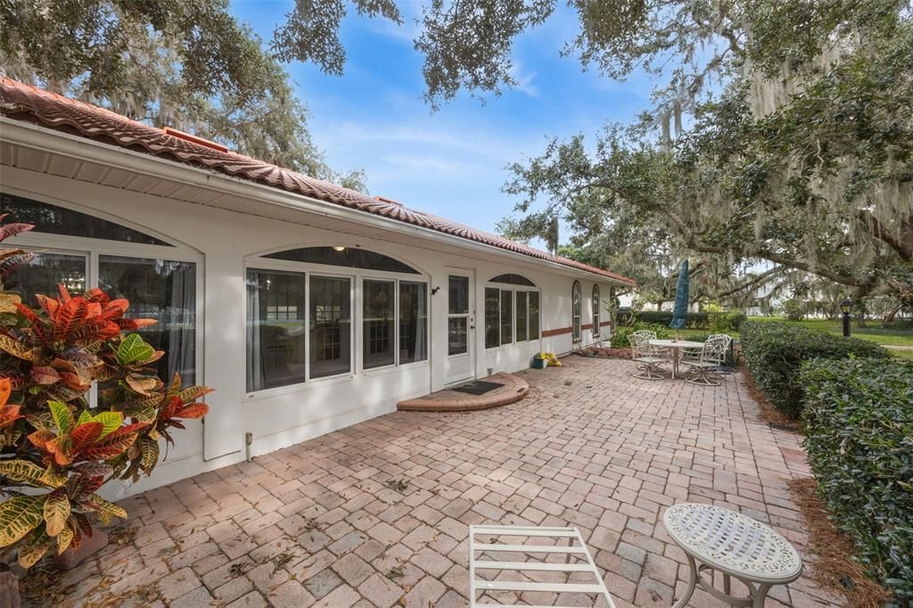 For Sale: $385,000 (3 beds, 2 baths, 2251 Square Feet)