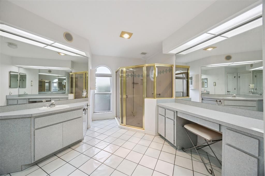 For Sale: $385,000 (3 beds, 2 baths, 2251 Square Feet)