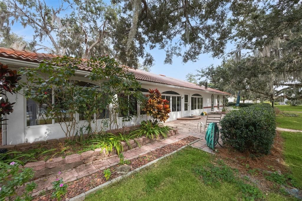 For Sale: $385,000 (3 beds, 2 baths, 2251 Square Feet)