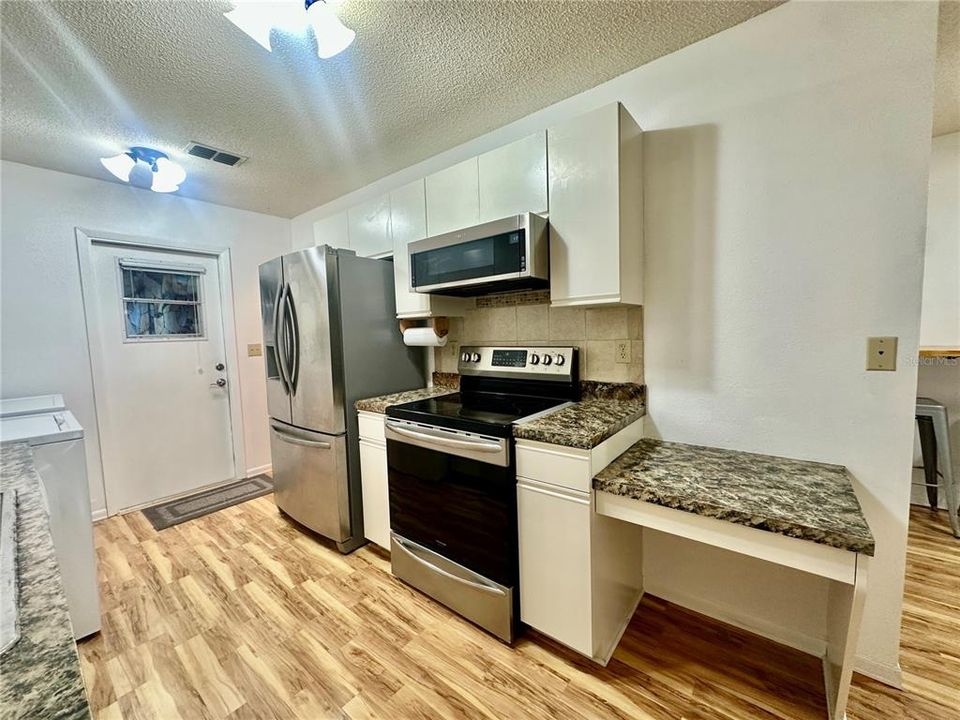 待售: $155,000 (2 贝兹, 2 浴室, 1289 平方英尺)