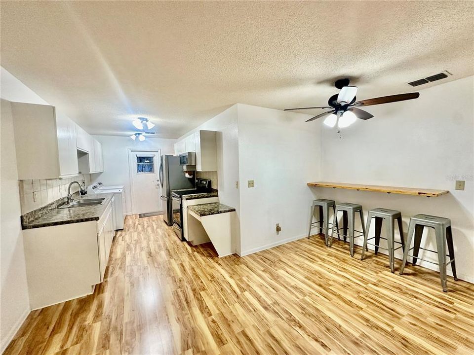 待售: $155,000 (2 贝兹, 2 浴室, 1289 平方英尺)