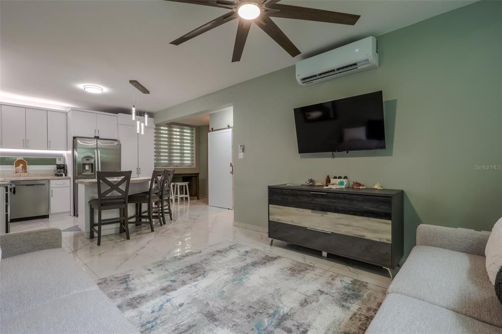 На продажу: $389,000 (1 спален, 1 ванн, 785 Квадратных фут)